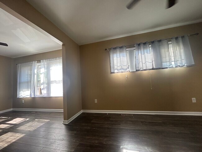 Building Photo - 2209 Blake Ave