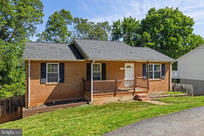 Building Photo - 345 Brown Ave