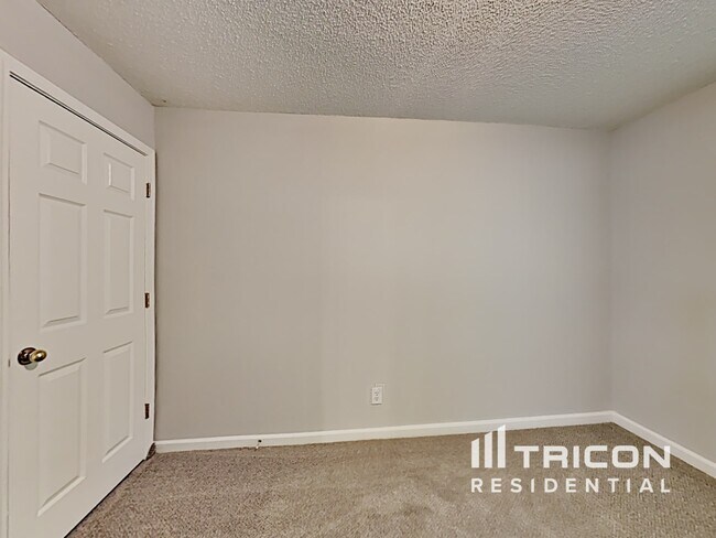 Building Photo - 215 Winterville Dr