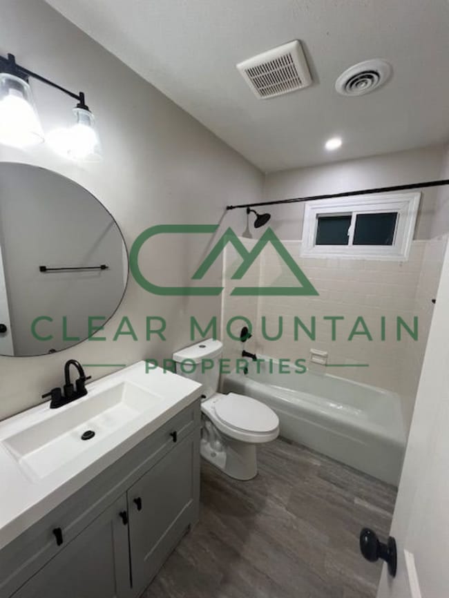 Building Photo - Move-in Special! Limited-Time Leasing Offer!