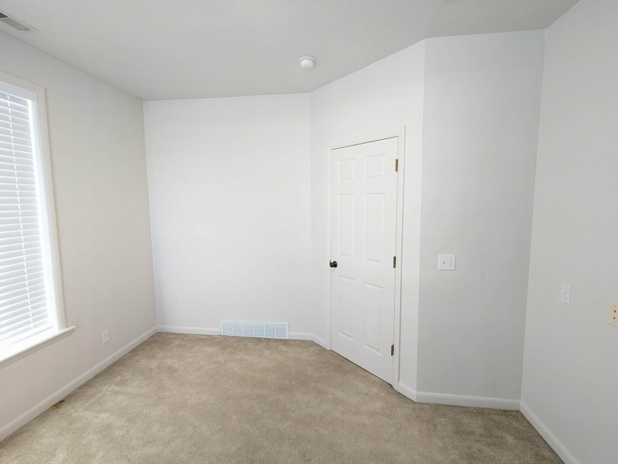 Building Photo - 1760 N 400 E
