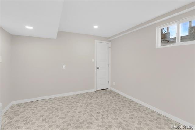 Building Photo - 3919 Tennyson Ave