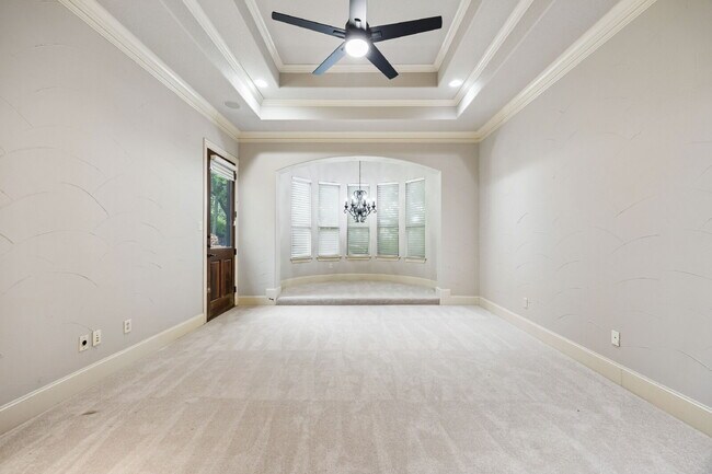 Building Photo - 2101 Miracle Point Dr