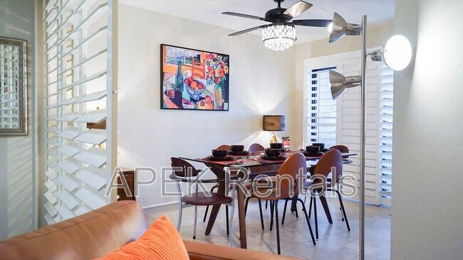 Building Photo - 5301 E Waverly Dr