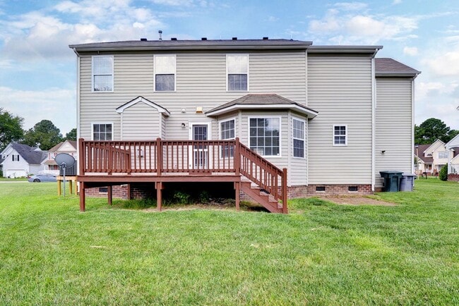 Building Photo - Spacious & Updated Hampton Home