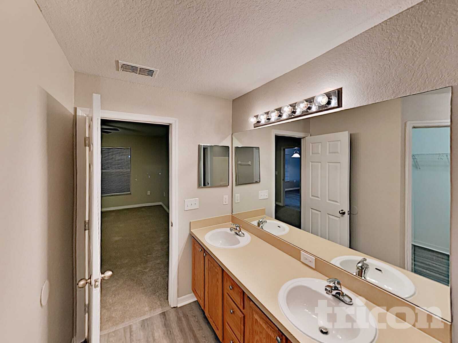Building Photo - 14086 Amero Ln