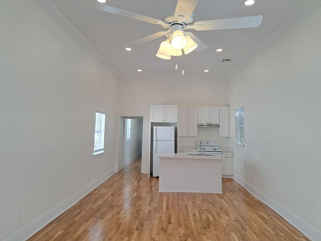 Building Photo - 226 S Dorgenois St