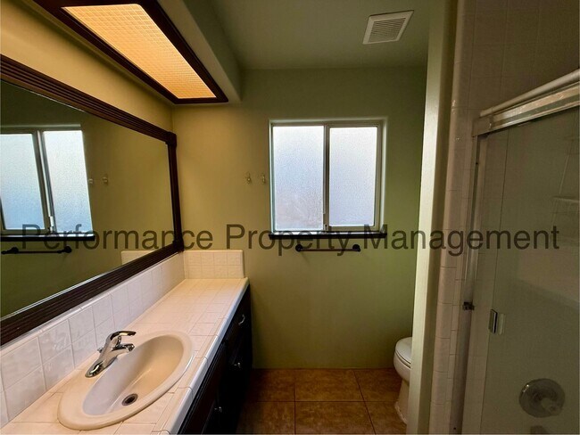Building Photo - 10910 Mohican Dr
