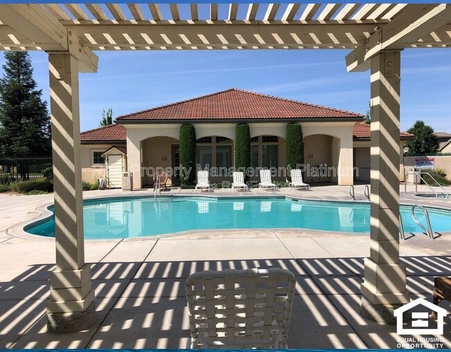 Building Photo - 4437 W Pinsapo Dr