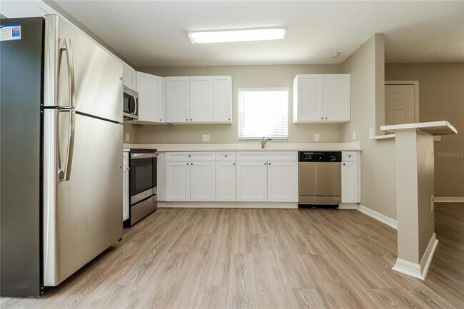 Building Photo - 2050 14th St S