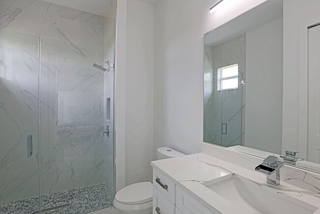 Building Photo - Duplex-929 Eisenhower Blvd Lehigh Acres, F...
