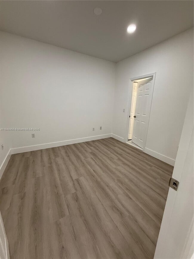 Building Photo - 8132 SW 17th Ct