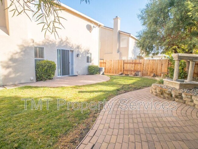 Building Photo - 9510 Stone Springs Dr