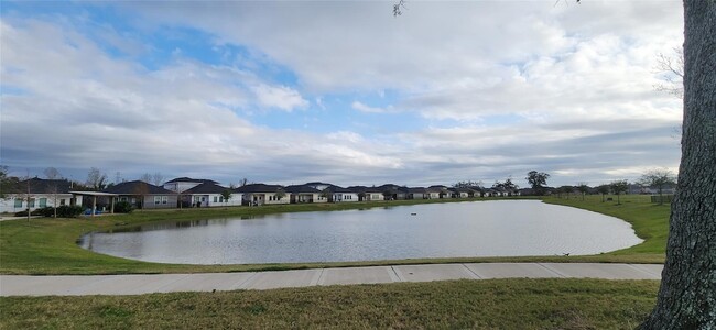 Building Photo - 201 Water Grass Trl