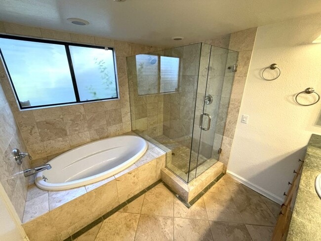 Building Photo - 11213 Cascada Way