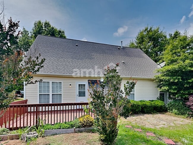 Building Photo - 1004 Ponape Ct