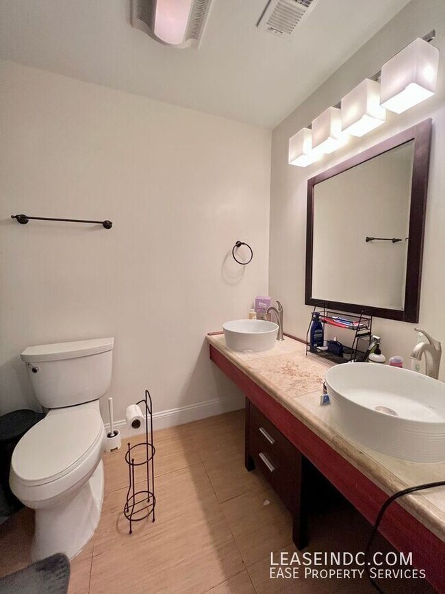 Building Photo - 3573 Warder St NW