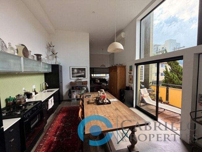 Building Photo - 3771 Centre St