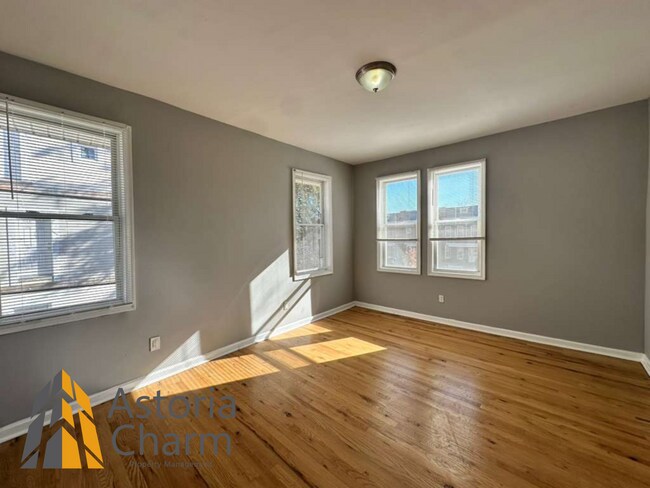 Building Photo - 3004 Clifton Ave