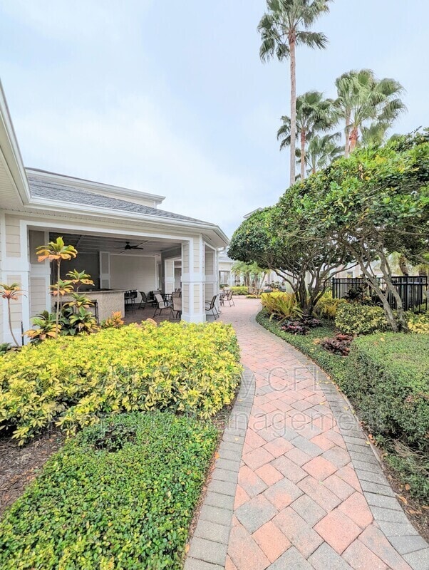 Building Photo - 303 Southern Pecan Cir