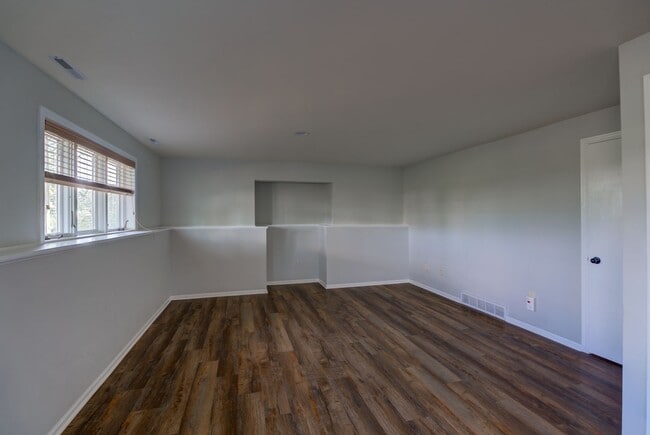 Building Photo - 2770 Sunflower Dr