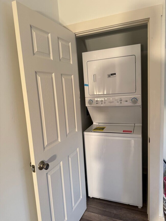 Building Photo - One Bedroom House W/2 Car detached Garage- located in Upper Bucks County