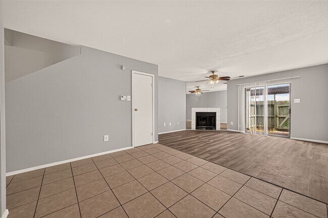 Building Photo - 12656 Windsor Village Dr