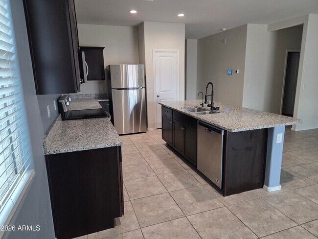Building Photo - 24673 Alfalfa Dr