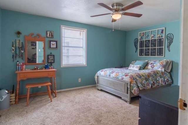 Building Photo - 2 bedrooms upstairs, 1 downstairs 1 bath c...
