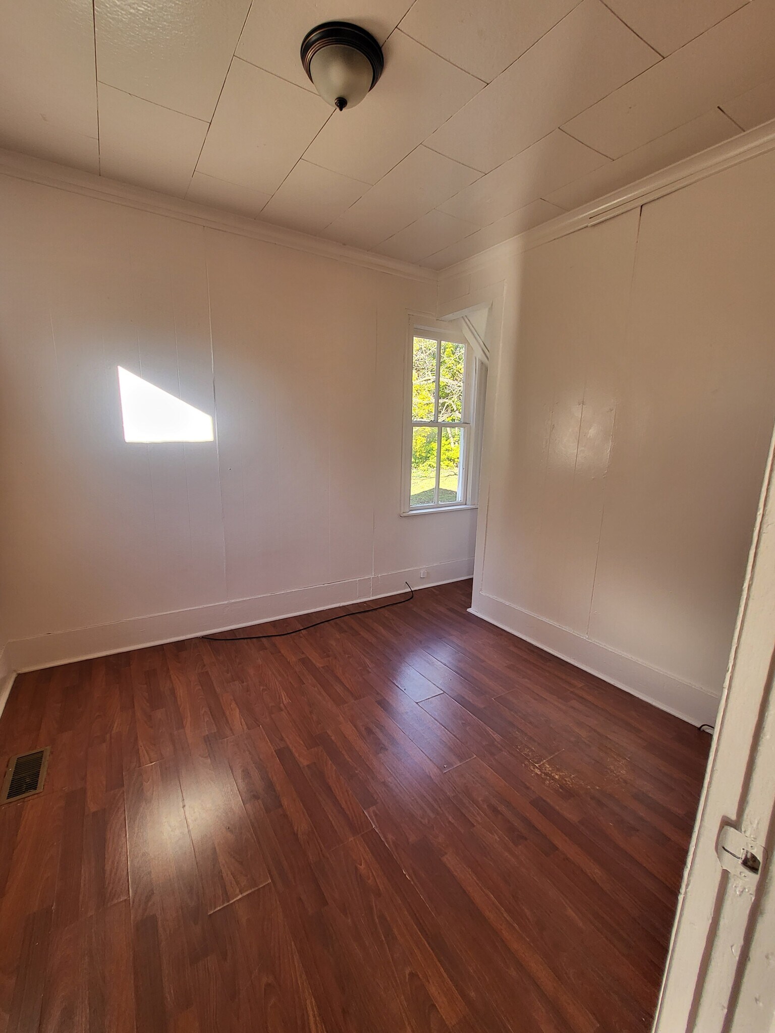 Building Photo - 1192 Maple St