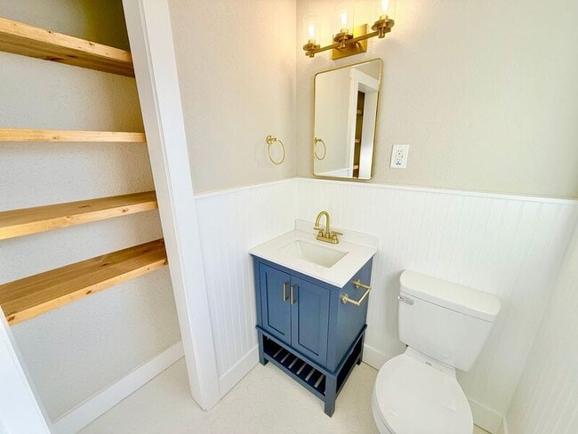 Building Photo - 6509 Julia Dr