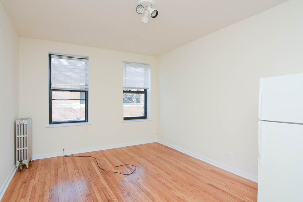 Building Photo - 2737 N Spaulding Ave