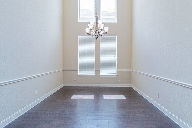 Building Photo - Charming 4-Bedroom Home in Prime North Central Location!