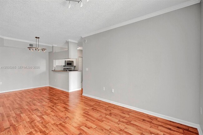 Building Photo - 17150 N Bay Rd