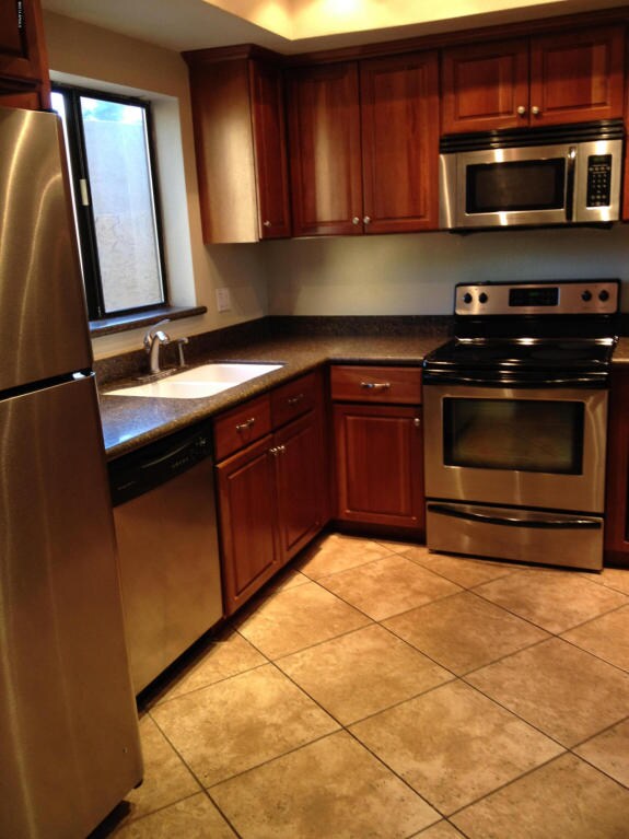 Gorgeous Kitchen - 7209 E McDonald Dr
