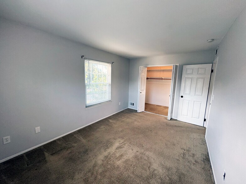 Primary Bedroom - 2649 Fenwick Ct