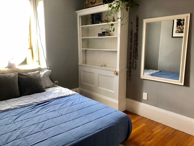 Building Photo - 62 Clarendon St