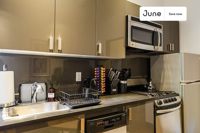 Building Photo - 509 E 87th St