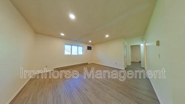 Building Photo - 811 W Villard St
