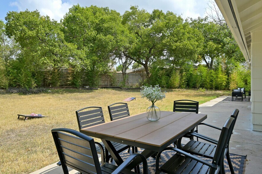 Backyard - 9414 Meadow Vale