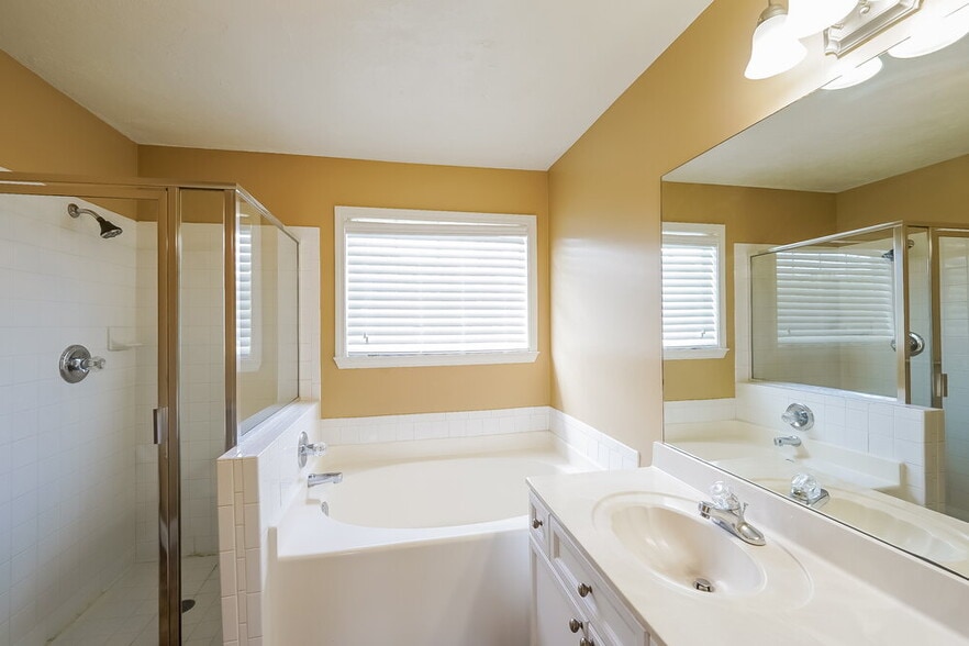 Building Photo - 5505 Leighaven Way
