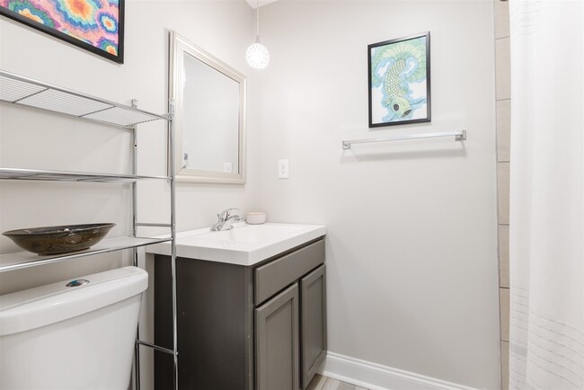 Building Photo - 9 Brookview Cir