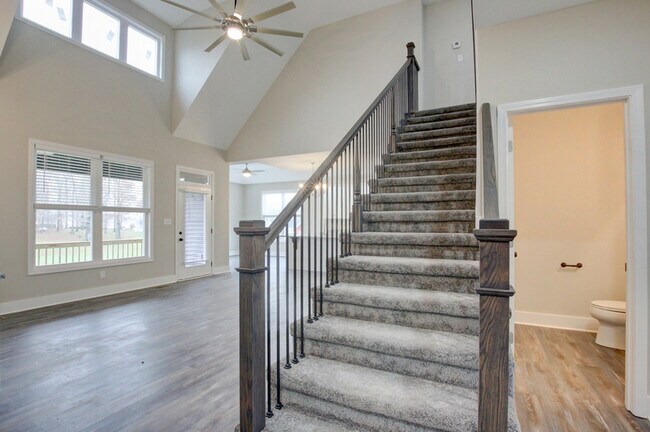 Building Photo - 128 Riverbend Dr