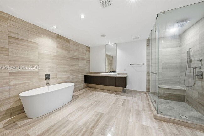 Building Photo - 3250 NE 188th St