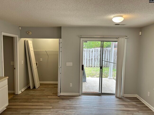 Building Photo - 415 Dahoon Dr