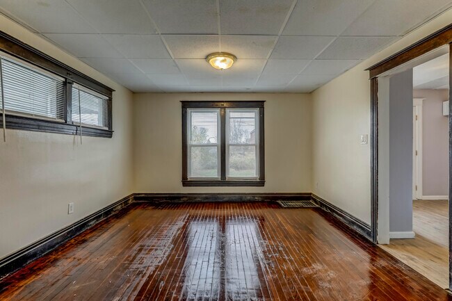 Building Photo - 5858 Seneca St