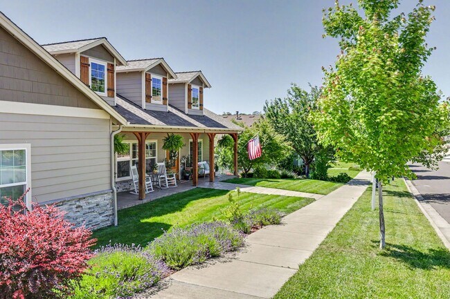 Building Photo - Stunning Luxury Home Coming Soon!
