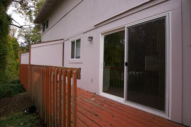 Building Photo - 5111 SW Beaverton Hillsdale Hwy