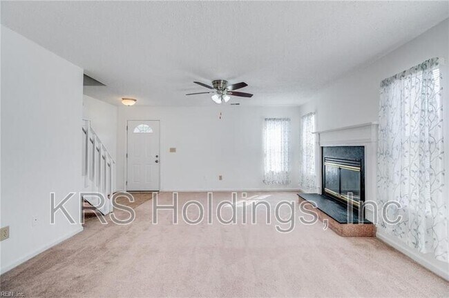 Building Photo - 819 Zircon Ct