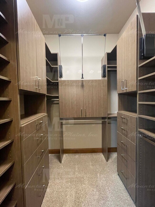 Building Photo - Must See House in Windsor